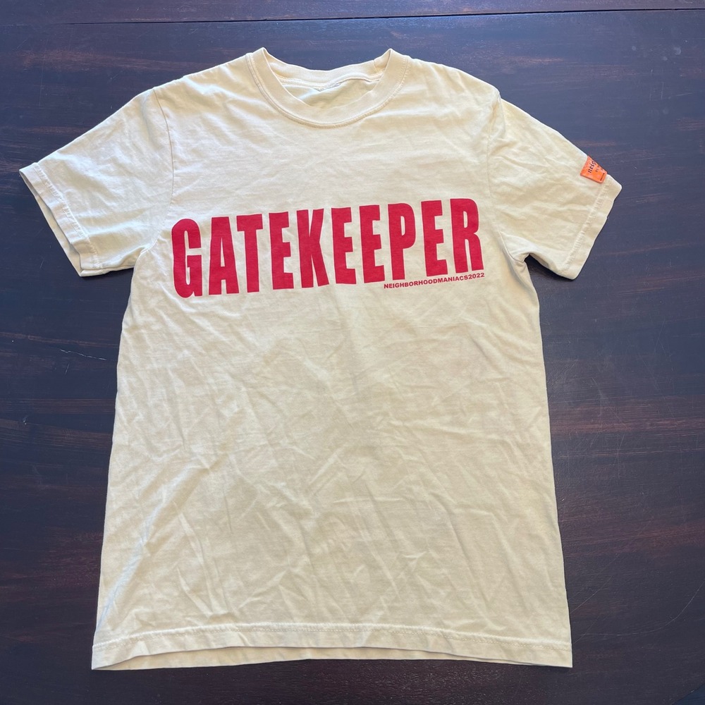 Neighborhood Maniacs Gatekeeper Graphic T-Shirt Tan Small Devil Back Print 2022